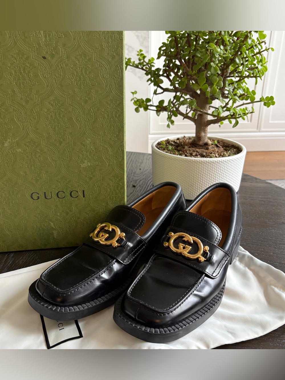 AUTHENTIC GUCCI BLACK LEATHER LOAFERS